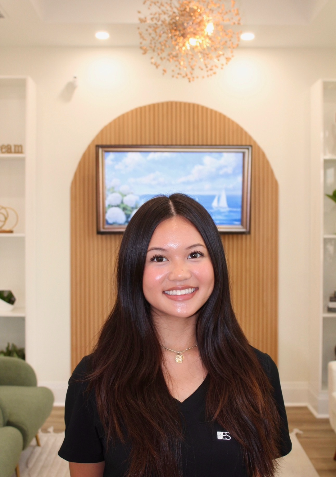 Madison, receptionist at Seranova Sculpt & Beauty
